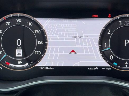 Used 2024 Jaguar F-PACE R-Dynamic S image 21