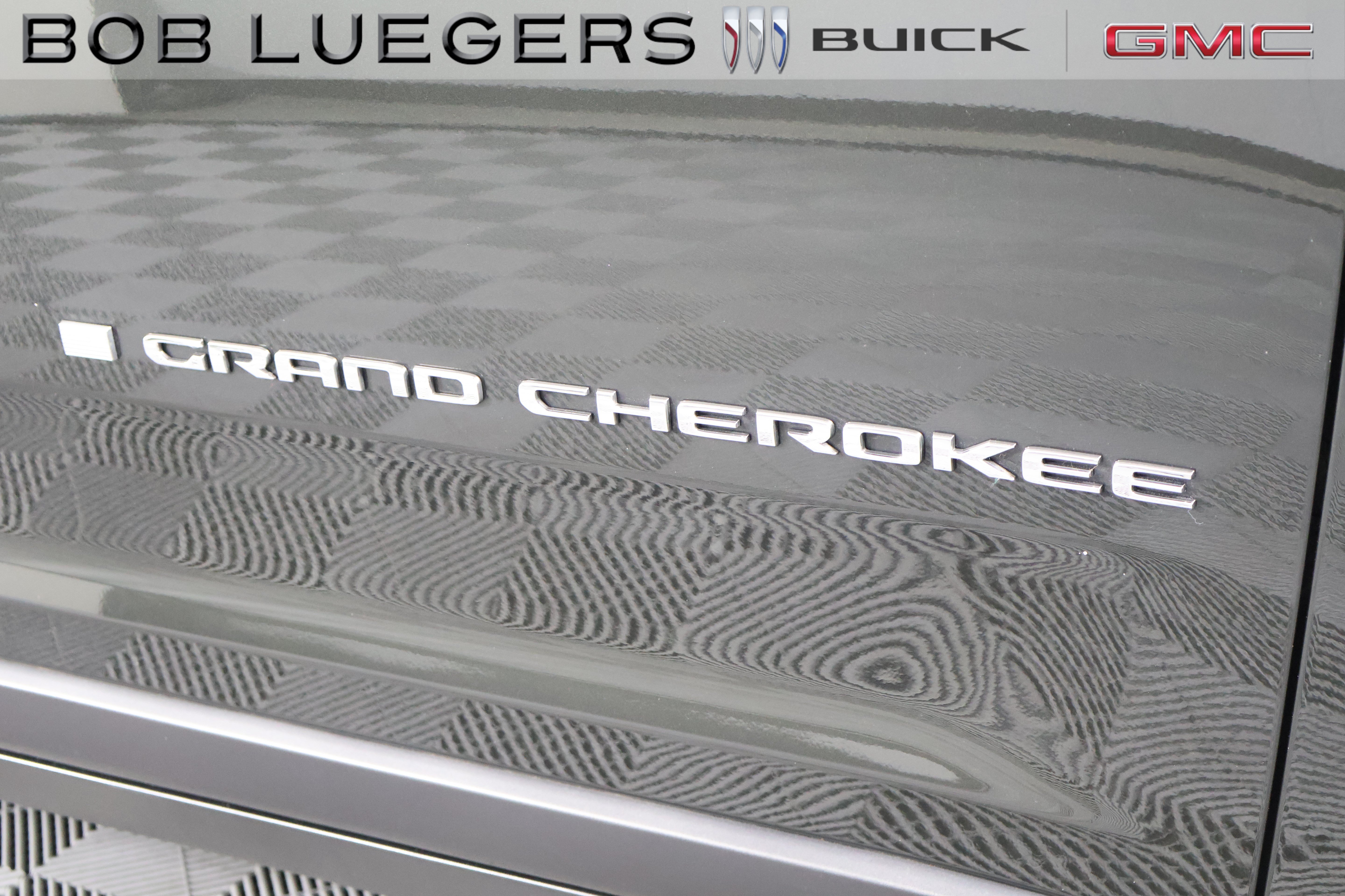 Used 2022 Jeep Grand Cherokee L Limited AWD/4WD image 3