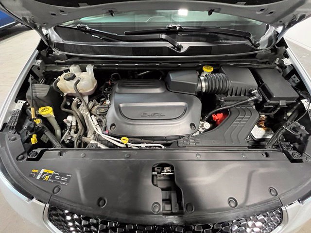 Used 2024 Chrysler Pacifica Touring-L FWD image 27