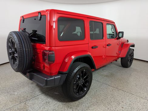 Used 2025 Jeep Wrangler Sahara w/ Safety Group AWD/4WD image 7