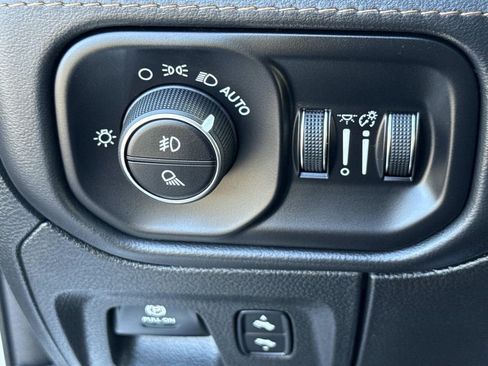 Used 2023 RAM 1500 Limited image 13