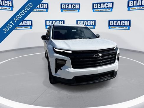 New 2026 Chevrolet Traverse LT image 3