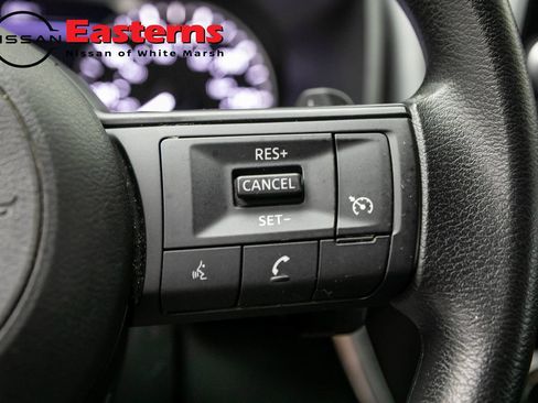 Used 2023 Nissan Rogue S AWD/4WD image 15
