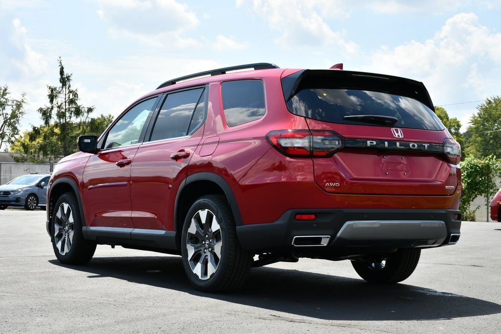 New 2026 Honda Pilot Touring image 5