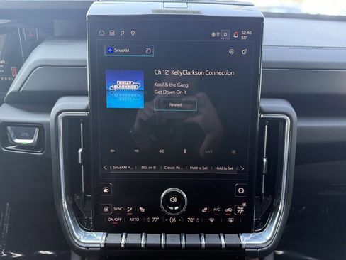 Used 2025 GMC Yukon Denali image 19