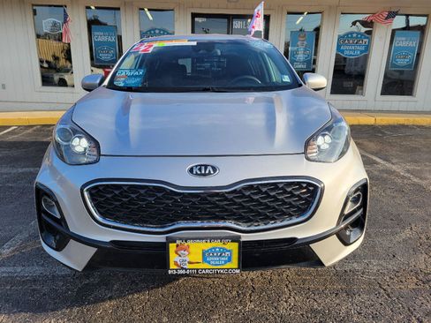 Used 2022 Kia Sportage LX AWD/4WD image 2