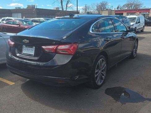 Used 2022 Chevrolet Malibu LT image 3