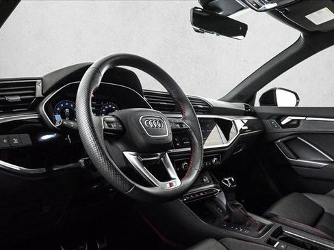 Certified 2025 Audi Q3 2.0T Premium Plus w/ Premium Plus Package image 10