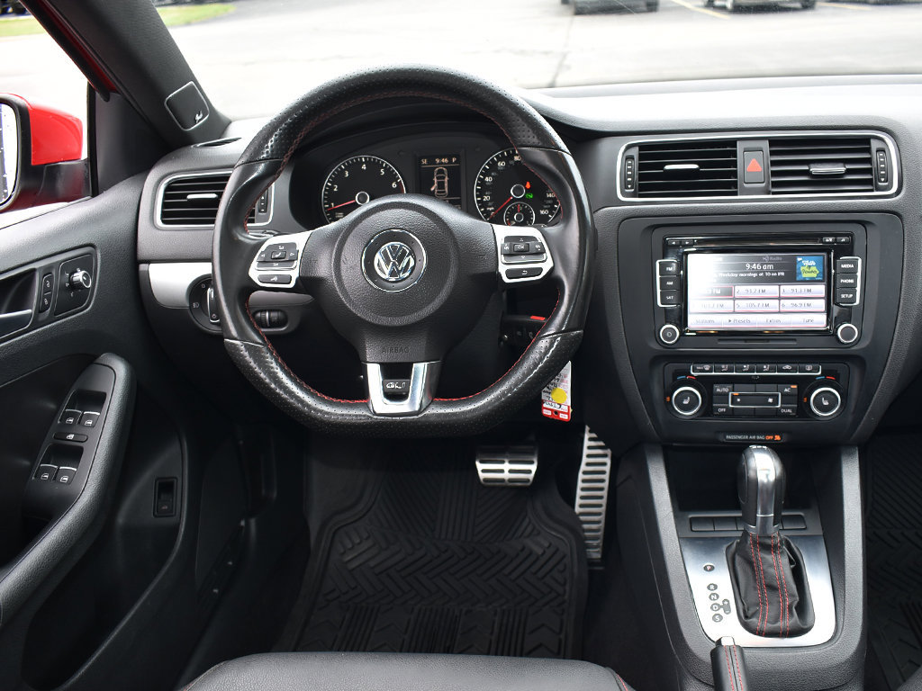 Used 2012 Volkswagen Jetta GLI FWD image 14