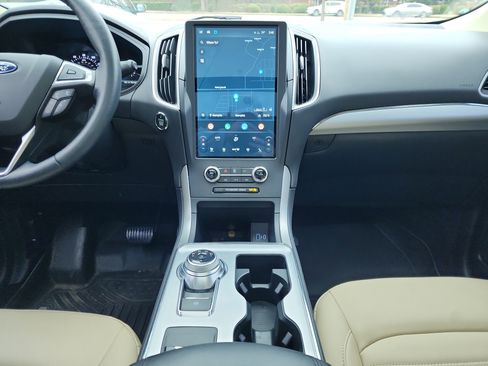 Used 2022 Ford Edge SEL w/ Convenience Package image 22