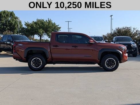 Certified 2025 Toyota Tacoma TRD Off-Road w/ TRD Off Road Premium Package AWD/4WD image 4