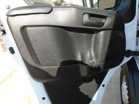 Used 2025 RAM ProMaster 2500 w/ Convenience Group image 27