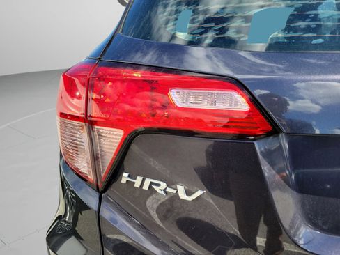 Used 2018 Honda HR-V LX image 18