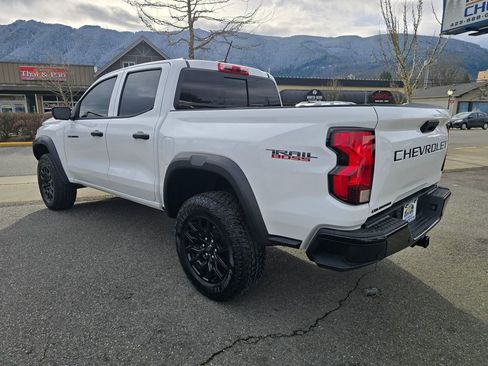 Used 2023 Chevrolet Colorado Trail Boss w/ Technology Package image 7