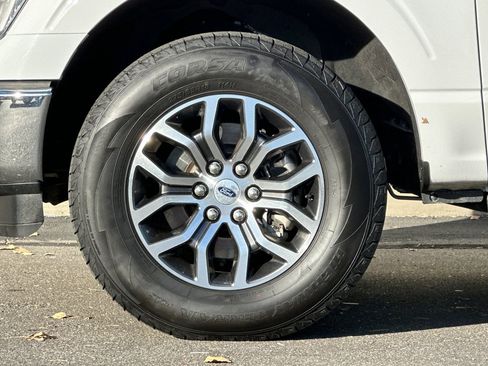 Used 2021 Ford F150 Lariat w/ Trailer Tow Package image 27