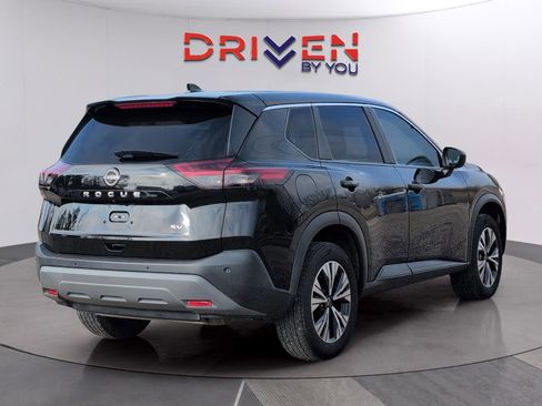 Used 2023 Nissan Rogue SV image 5
