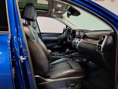 Used 2023 Kia Sorento SX image 12