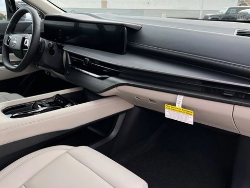 Certified 2025 Nissan Murano SV image 24