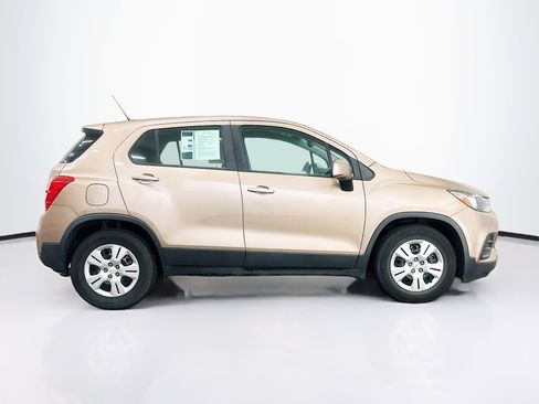 Used 2018 Chevrolet Trax LS FWD image 10