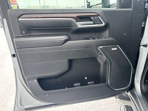 Used 2024 GMC Sierra 2500 SLT w/ SLT Premium Package image 10