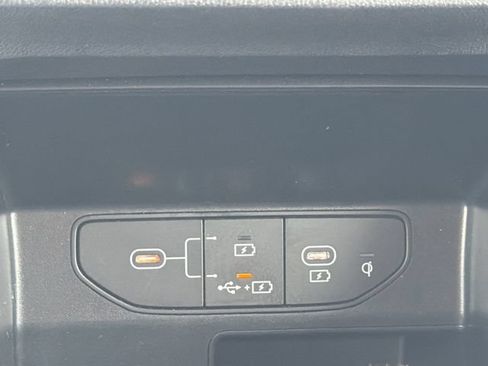 Used 2024 Kia Sorento S FWD image 8