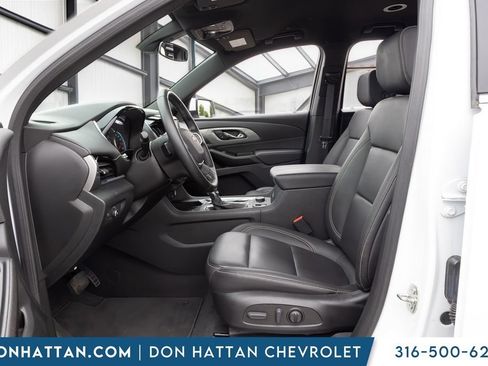 Used 2023 Chevrolet Traverse LT FWD image 3