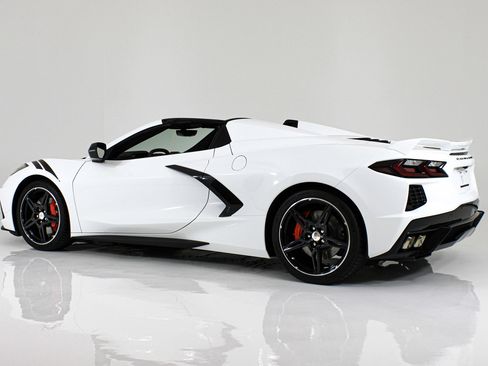 Used 2022 Chevrolet Corvette Stingray Premium Conv w/ Z51 Performance Package RWD image 6