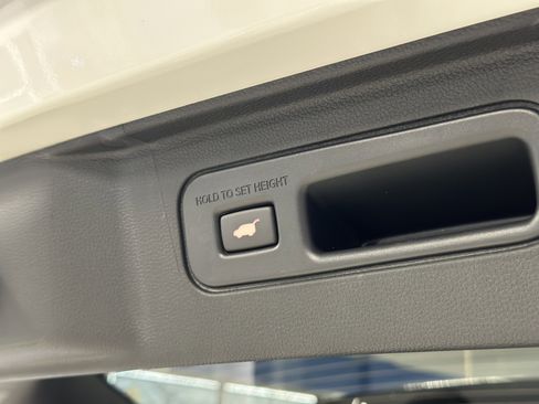 New 2025 Honda Pilot Touring image 10