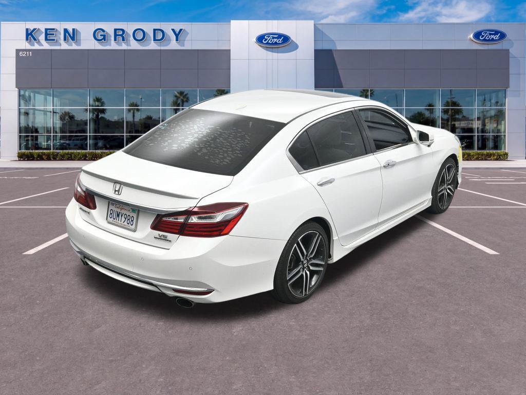 Used 2016 Honda Accord Touring image 13