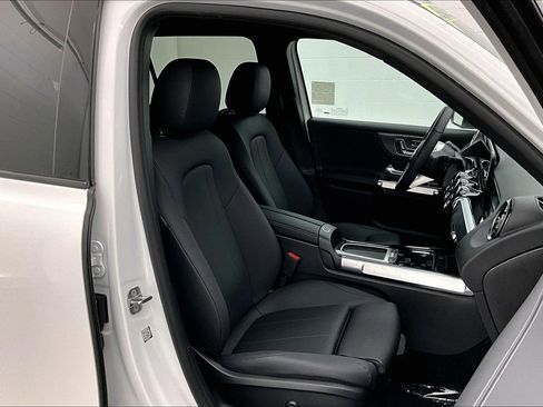 Used 2026 Mercedes-Benz GLB 250 image 6