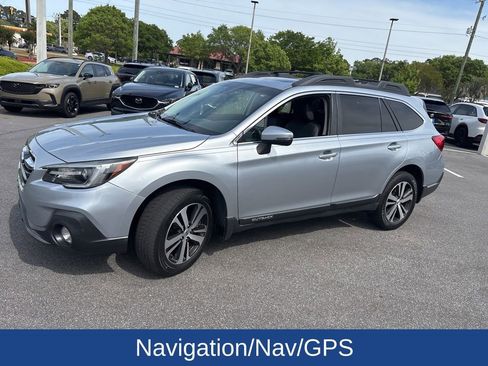Used 2018 Subaru Outback 2.5i Limited image 4