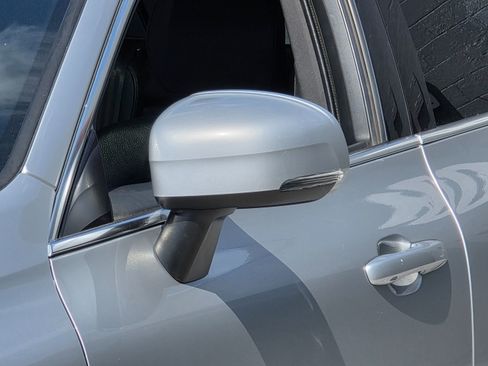 Used 2019 Volvo XC60 T6 Momentum w/ Multimedia Package image 12