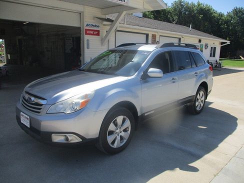 Used 2012 Subaru Outback 2.5i Premium w/ All-Weather Pkg AWD/4WD image 11