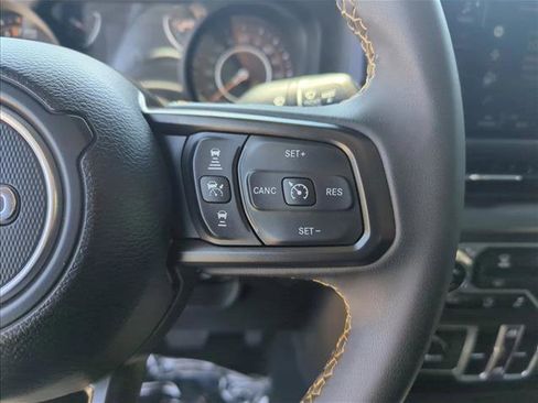 Used 2024 Jeep Gladiator Sport AWD/4WD image 18