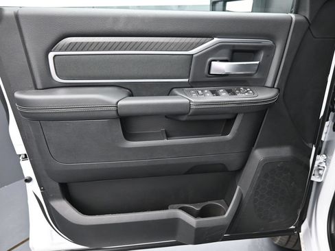 New 2026 RAM 2500 Big Horn AWD/4WD image 13