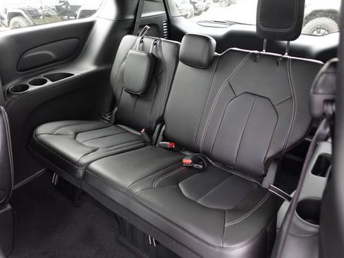 New 2026 Chrysler Pacifica Select image 21