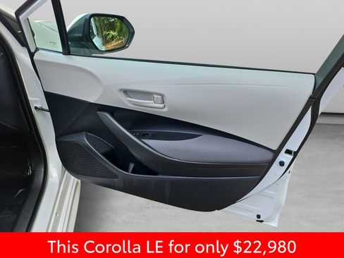 Used 2025 Toyota Corolla LE FWD image 36