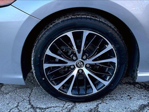 Used 2019 Toyota Camry LE image 16
