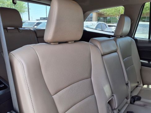 Used 2018 Honda Pilot Touring image 15