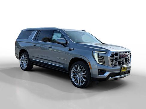 New 2026 GMC Yukon XL Denali w/ Denali Reserve Package AWD/4WD image 7
