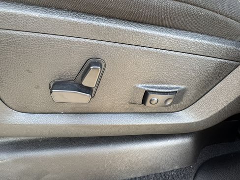 Certified 2025 RAM 2500 Big Horn AWD/4WD image 10