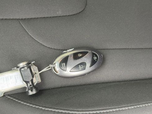 Used 2025 Hyundai Elantra SEL image 21