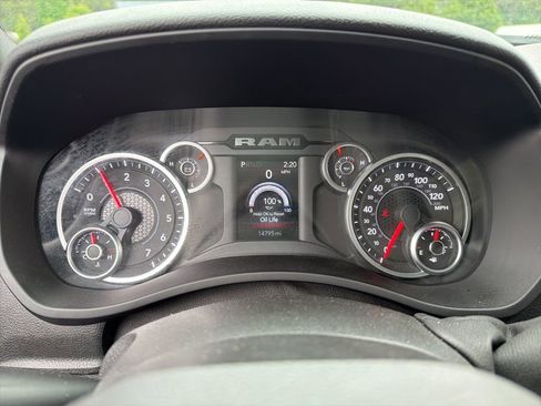 Used 2025 RAM 2500 Big Horn AWD/4WD image 9