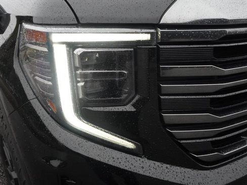 Used 2023 GMC Sierra 1500 AT4 w/ Technology Package image 36