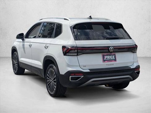 Used 2025 Volkswagen Taos SE FWD image 8