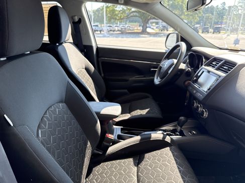 Used 2025 Mitsubishi Outlander Sport ES AWD/4WD image 31