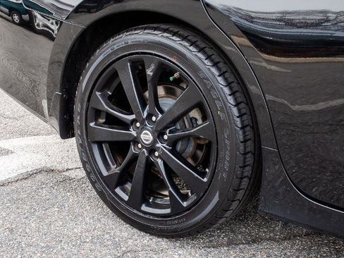 Used 2017 Nissan Altima 2.5 SR w/ Midnight Edition Package image 7