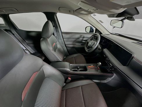 Used 2025 Nissan Kicks SR FWD image 26