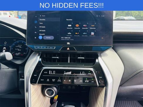 Used 2024 Toyota Venza Limited image 12