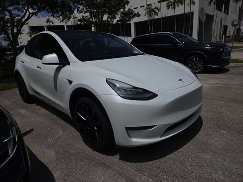 Used 2023 Tesla Model Y Long Range AWD/4WD image 7